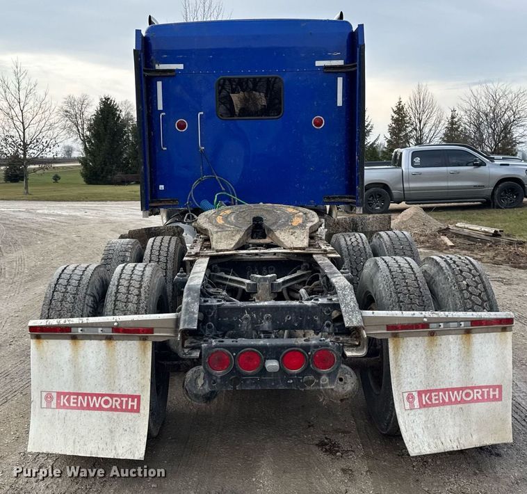 image for item OG9785 2001 Kenworth  T800 semi truck