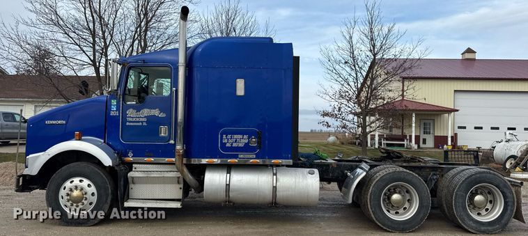 image for item OG9785 2001 Kenworth  T800 semi truck