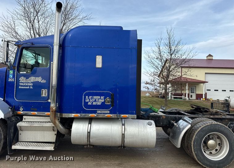 image for item OG9785 2001 Kenworth  T800 semi truck