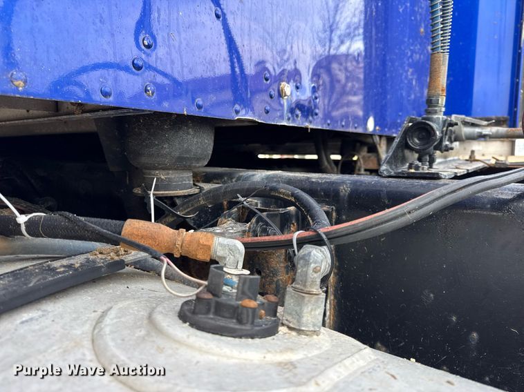 image for item OG9785 2001 Kenworth  T800 semi truck