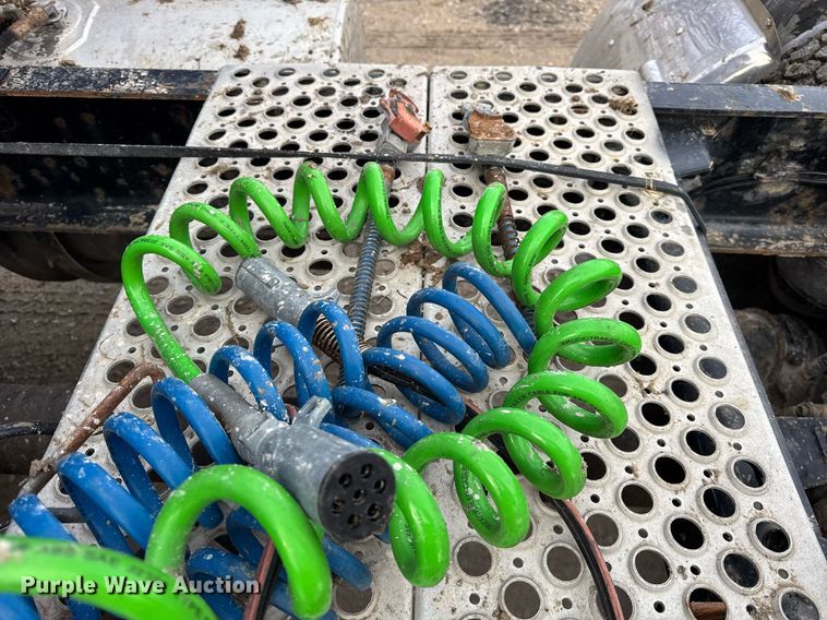 image for item OG9785 2001 Kenworth  T800 semi truck