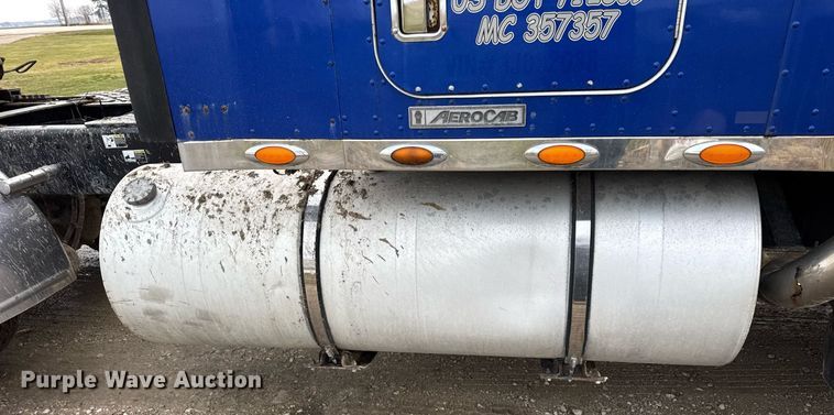 image for item OG9785 2001 Kenworth  T800 semi truck