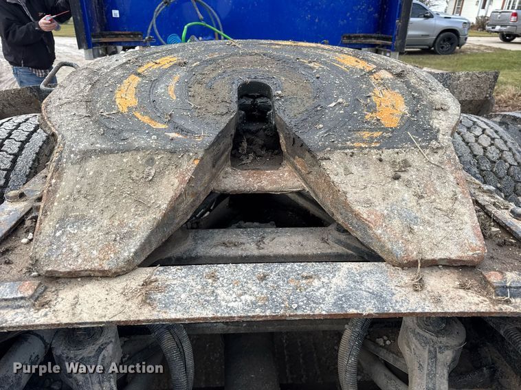 image for item OG9785 2001 Kenworth  T800 semi truck