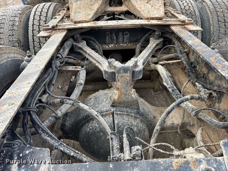 image for item OG9785 2001 Kenworth  T800 semi truck