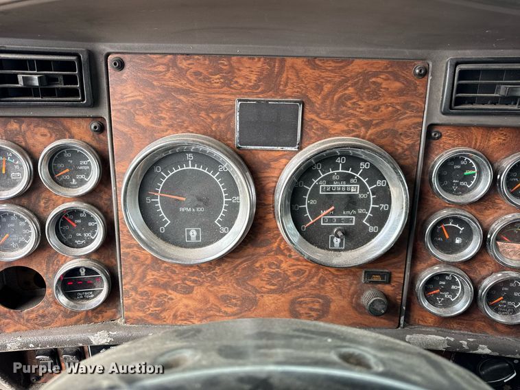 image for item OG9785 2001 Kenworth  T800 semi truck