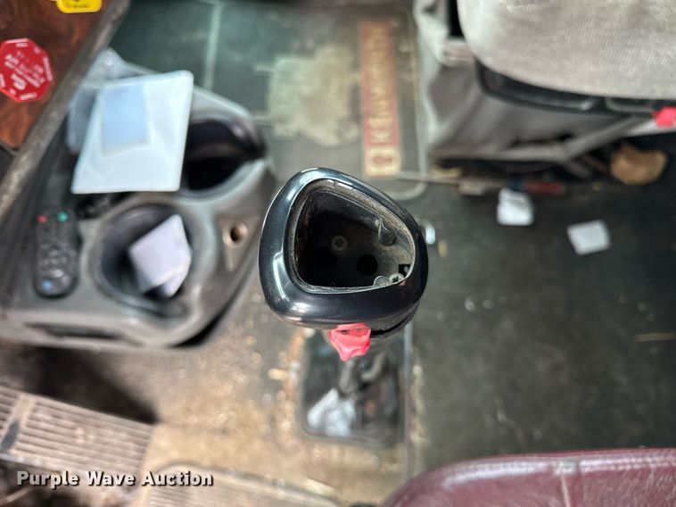 image for item OG9785 2001 Kenworth  T800 semi truck