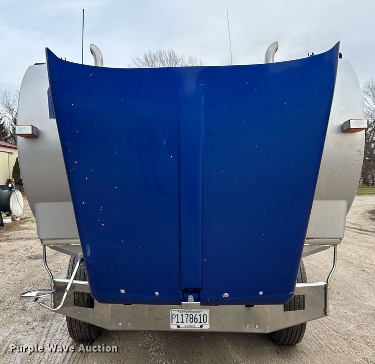 image for item OG9785 2001 Kenworth  T800 semi truck