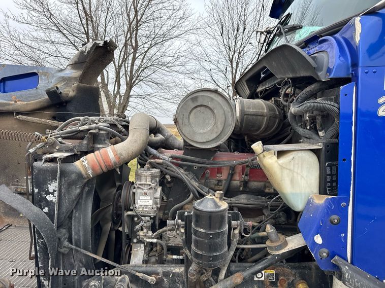 image for item OG9785 2001 Kenworth  T800 semi truck