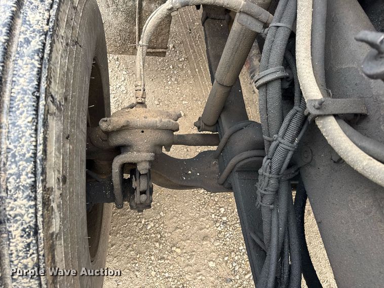 image for item OG9785 2001 Kenworth  T800 semi truck