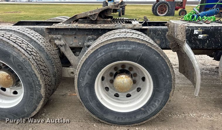 image for item OG9785 2001 Kenworth  T800 semi truck