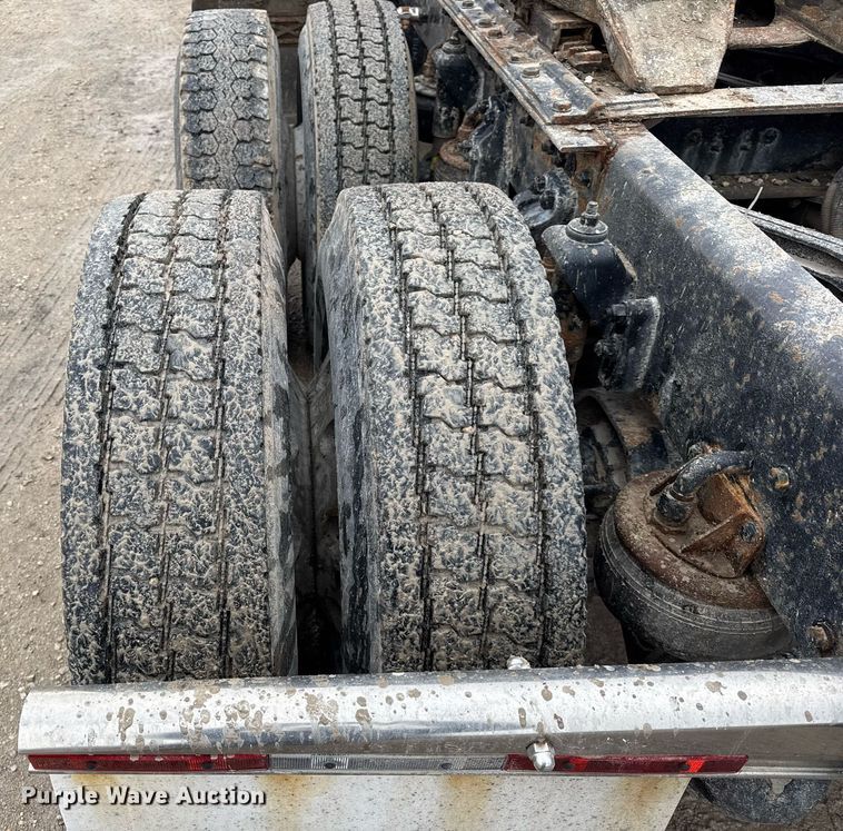 image for item OG9785 2001 Kenworth  T800 semi truck