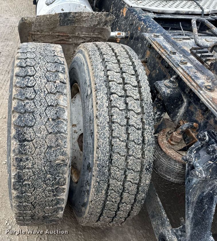 image for item OG9785 2001 Kenworth  T800 semi truck