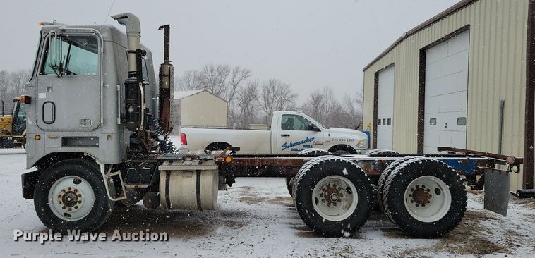 image for item OH9477 1983 Mack WS700 Cruise-Liner semi truck