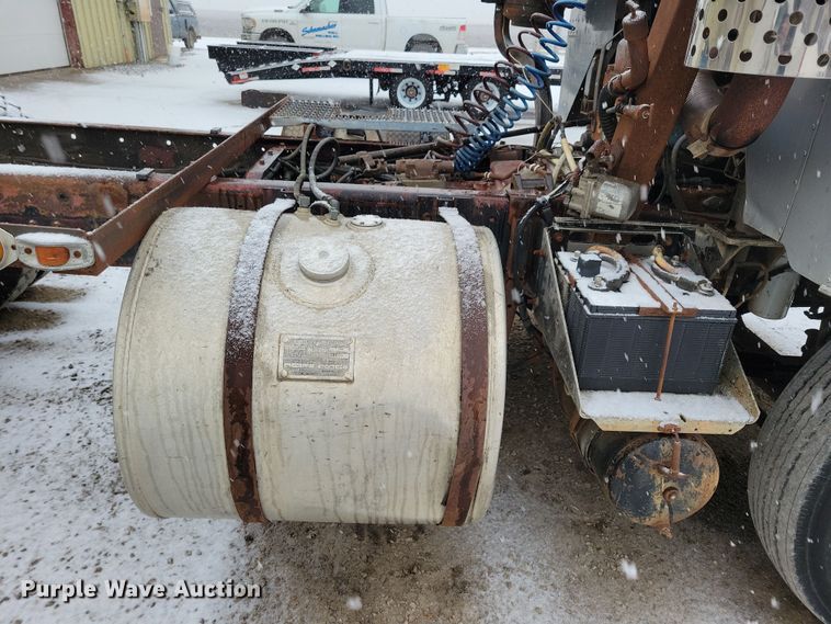 image for item OH9477 1983 Mack WS700 Cruise-Liner semi truck