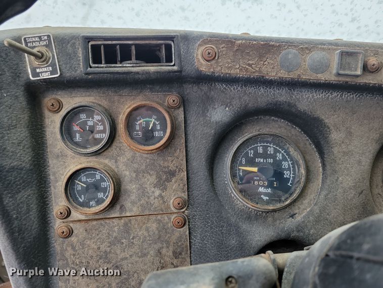 image for item OH9477 1983 Mack WS700 Cruise-Liner semi truck