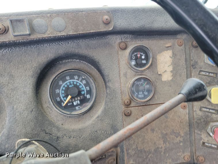 image for item OH9477 1983 Mack WS700 Cruise-Liner semi truck