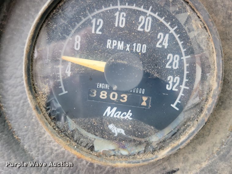 image for item OH9477 1983 Mack WS700 Cruise-Liner semi truck