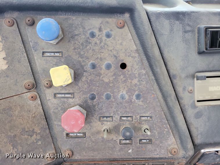 image for item OH9477 1983 Mack WS700 Cruise-Liner semi truck