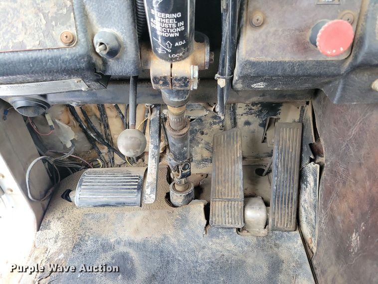 image for item OH9477 1983 Mack WS700 Cruise-Liner semi truck