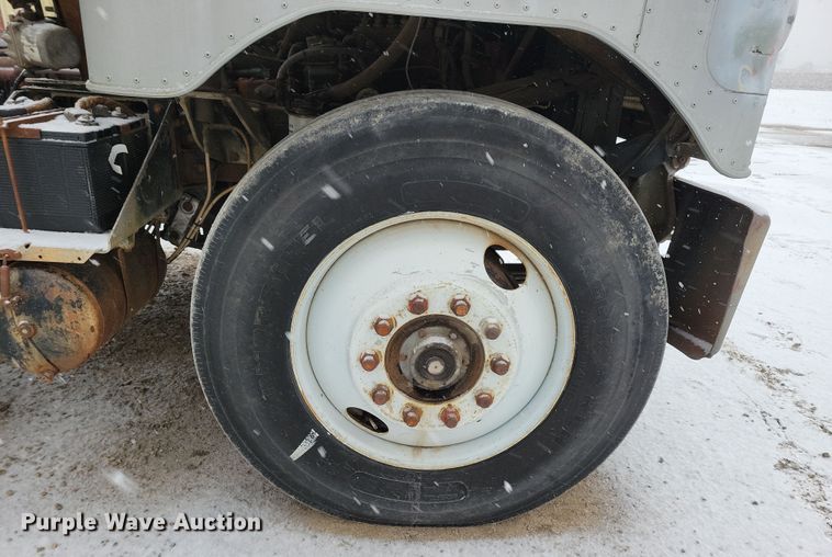 image for item OH9477 1983 Mack WS700 Cruise-Liner semi truck