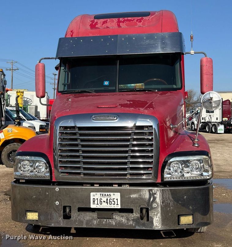 image for item OK9451 2005 Freightliner Century Class  semi truck