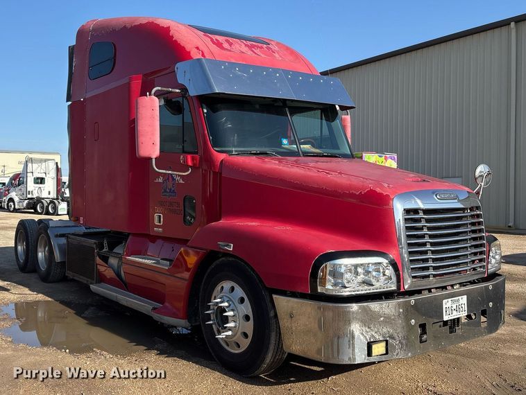 image for item OK9451 2005 Freightliner Century Class  semi truck