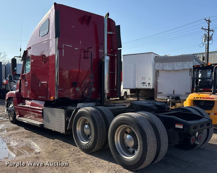 image for item OK9451 2005 Freightliner Century Class  semi truck