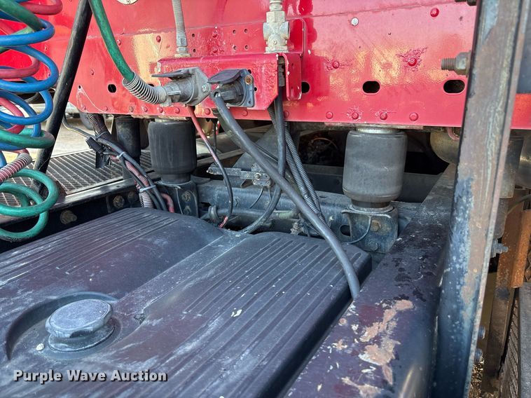 image for item OK9451 2005 Freightliner Century Class  semi truck