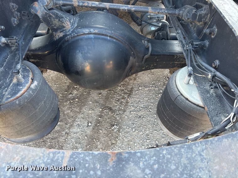 image for item OK9451 2005 Freightliner Century Class  semi truck