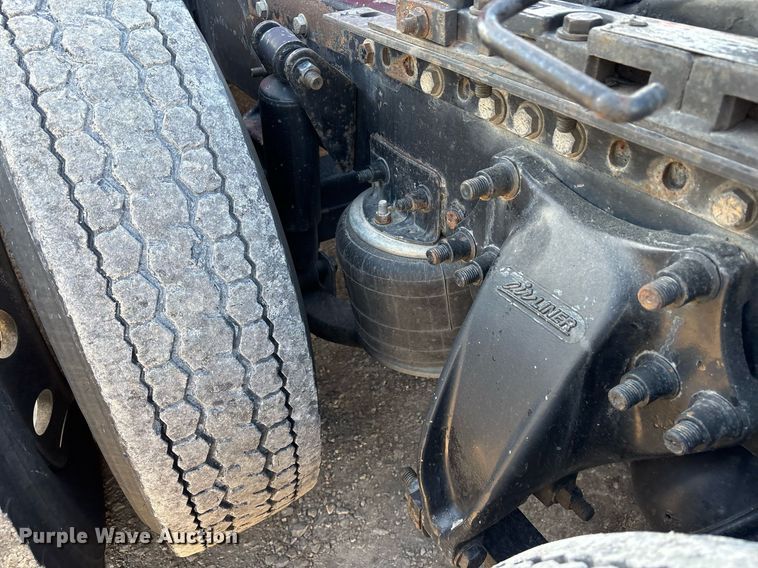 image for item OK9451 2005 Freightliner Century Class  semi truck