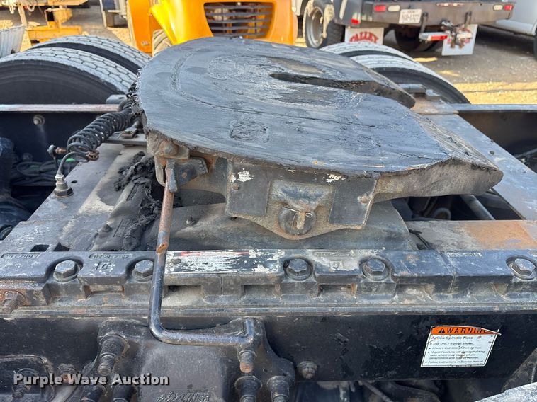 image for item OK9451 2005 Freightliner Century Class  semi truck