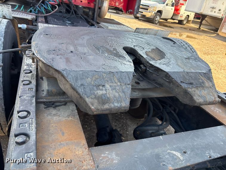 image for item OK9451 2005 Freightliner Century Class  semi truck