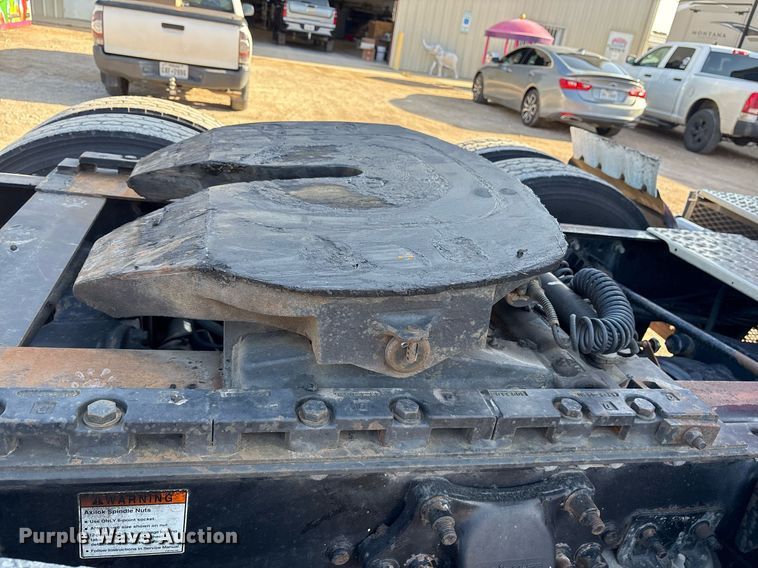 image for item OK9451 2005 Freightliner Century Class  semi truck