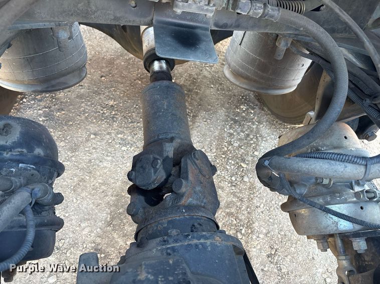 image for item OK9451 2005 Freightliner Century Class  semi truck