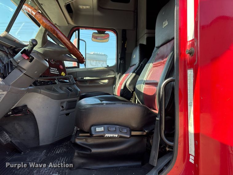 image for item OK9451 2005 Freightliner Century Class  semi truck