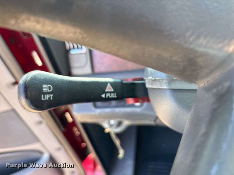 image for item OK9451 2005 Freightliner Century Class  semi truck