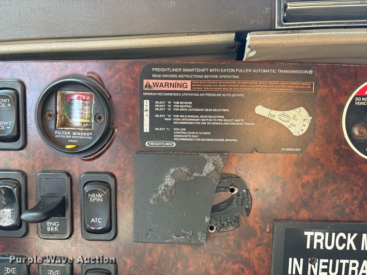 image for item OK9451 2005 Freightliner Century Class  semi truck