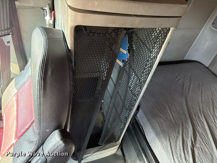 image for item OK9451 2005 Freightliner Century Class  semi truck