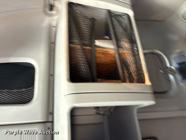 image for item OK9451 2005 Freightliner Century Class  semi truck