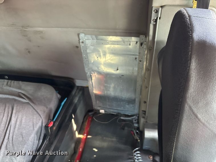 image for item OK9451 2005 Freightliner Century Class  semi truck