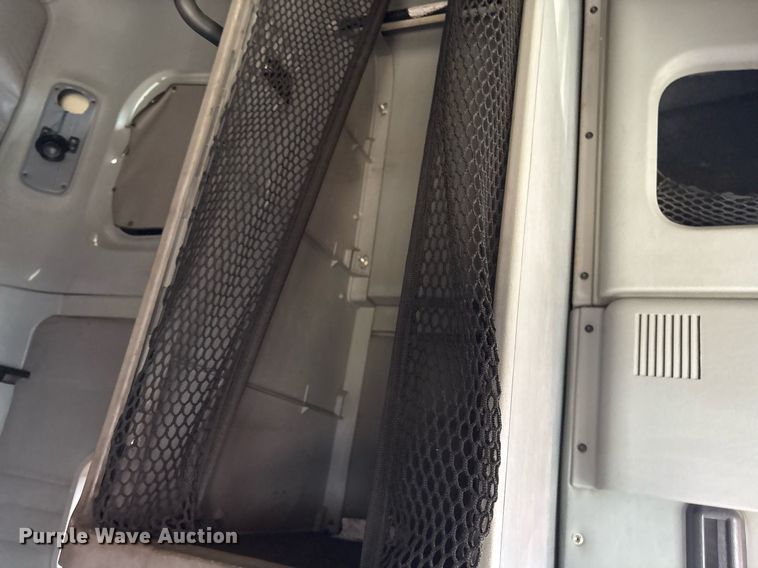 image for item OK9451 2005 Freightliner Century Class  semi truck