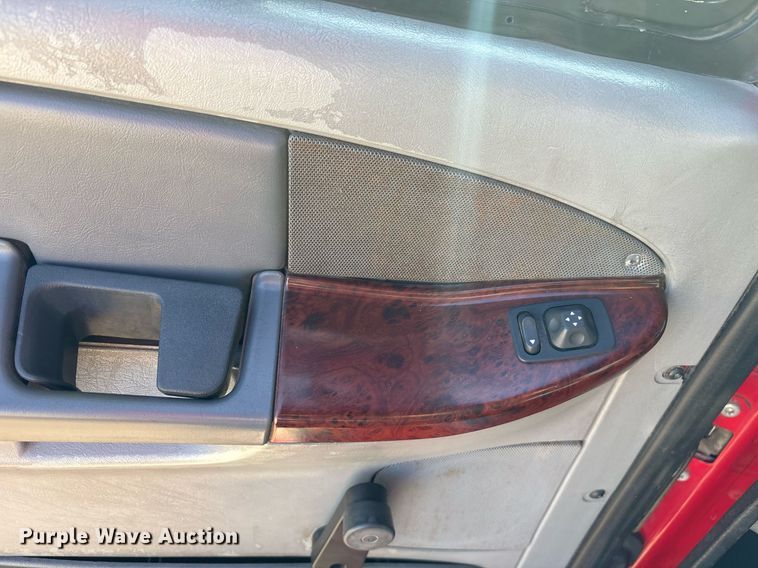 image for item OK9451 2005 Freightliner Century Class  semi truck