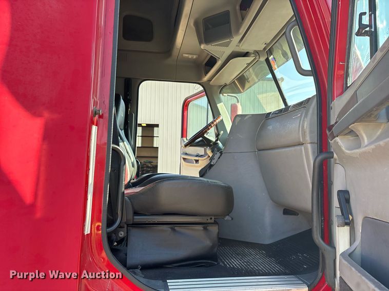 image for item OK9451 2005 Freightliner Century Class  semi truck