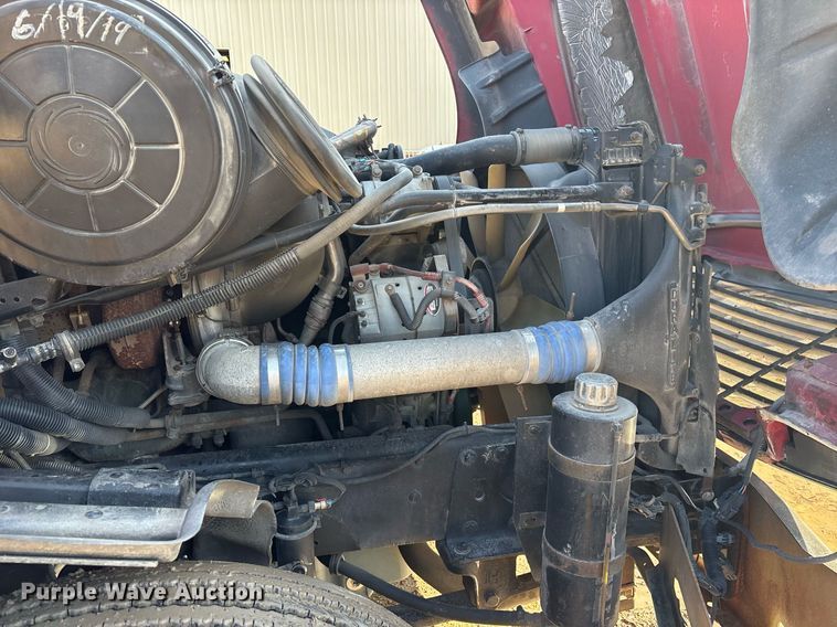 image for item OK9451 2005 Freightliner Century Class  semi truck