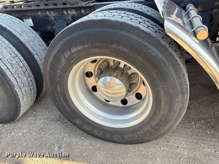 image for item OK9451 2005 Freightliner Century Class  semi truck