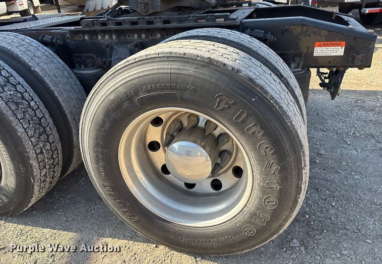 image for item OK9451 2005 Freightliner Century Class  semi truck