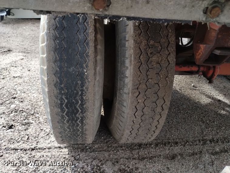 image for item YA0159 1968 Strick dry van trailer