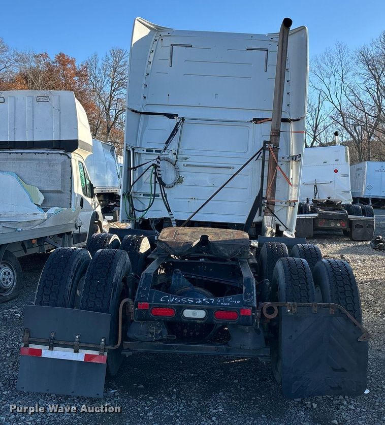 image for item YA0163 2012 Volvo VNL semi truck