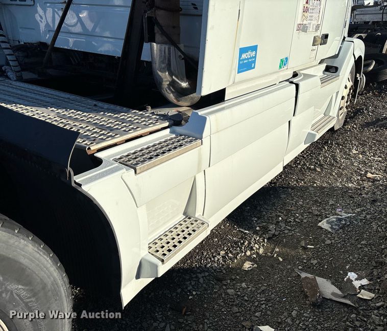 image for item YA0163 2012 Volvo VNL semi truck