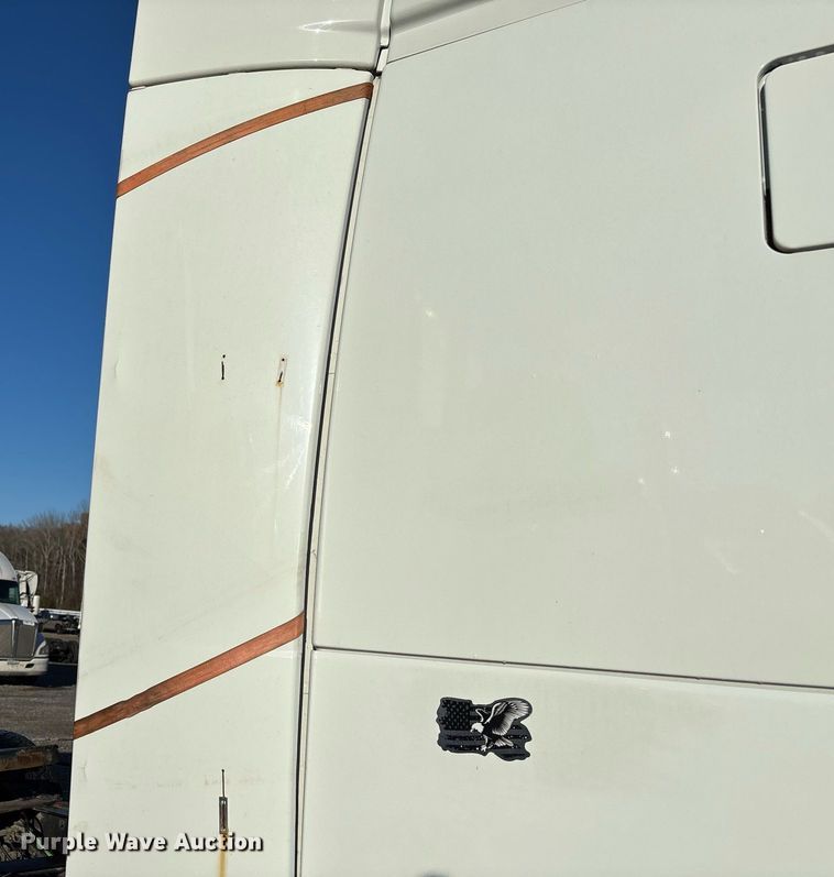 image for item YA0163 2012 Volvo VNL semi truck